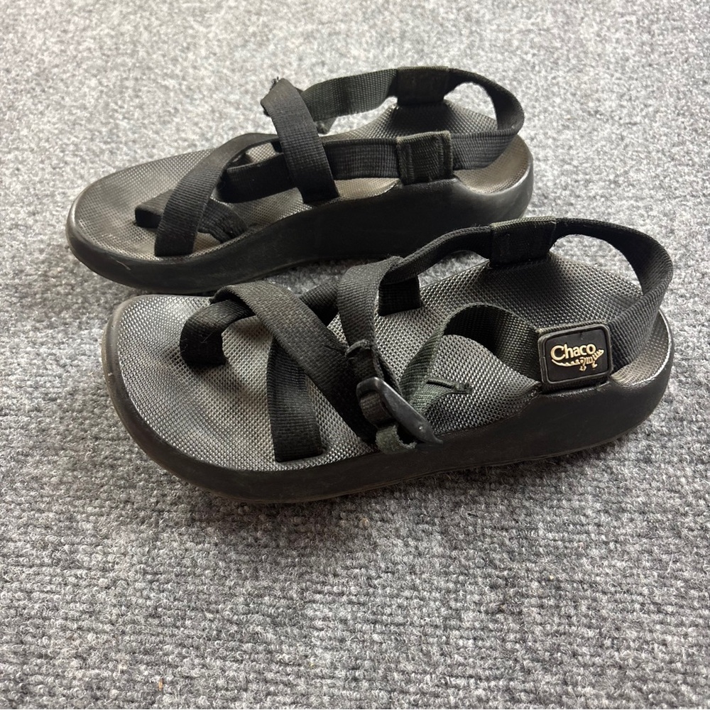 CHACO Women’s Black Z/Cloud 2 Adjustable Strap Cushioned Sandal size: 7